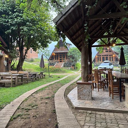 Hotel Ban Kaew Mo Ra Glamping & Restaurant Pang Mapha Exterior foto