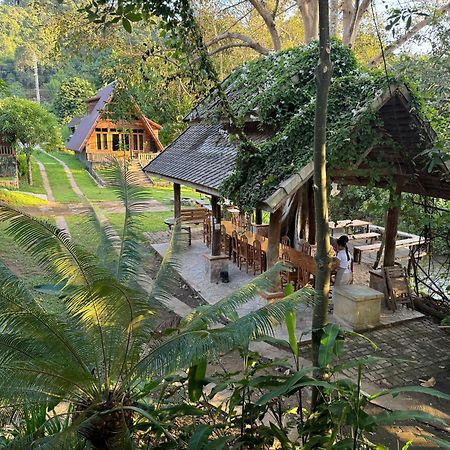 Hotel Ban Kaew Mo Ra Glamping & Restaurant Pang Mapha Exterior foto