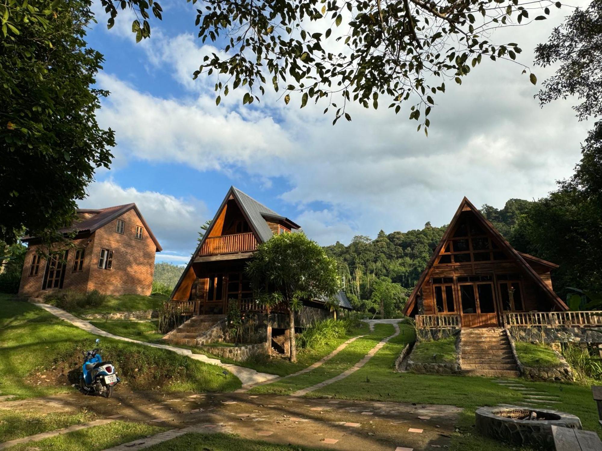 Hotel Ban Kaew Mo Ra Glamping & Restaurant Pang Mapha Exterior foto