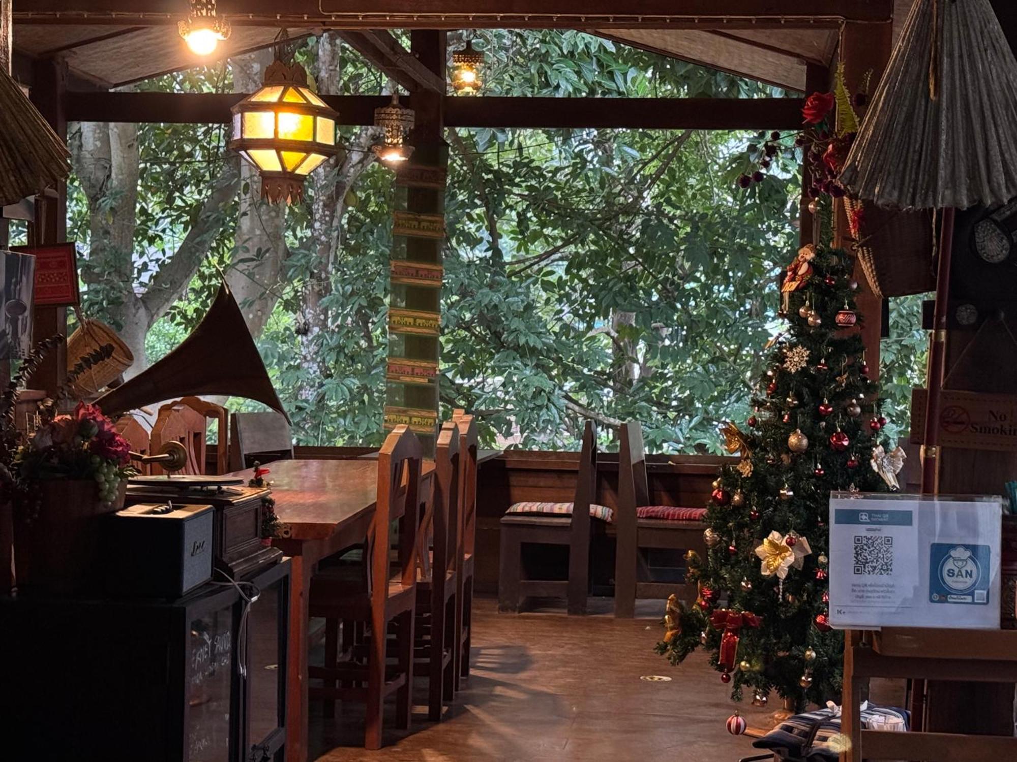 Hotel Ban Kaew Mo Ra Glamping & Restaurant Pang Mapha Exterior foto