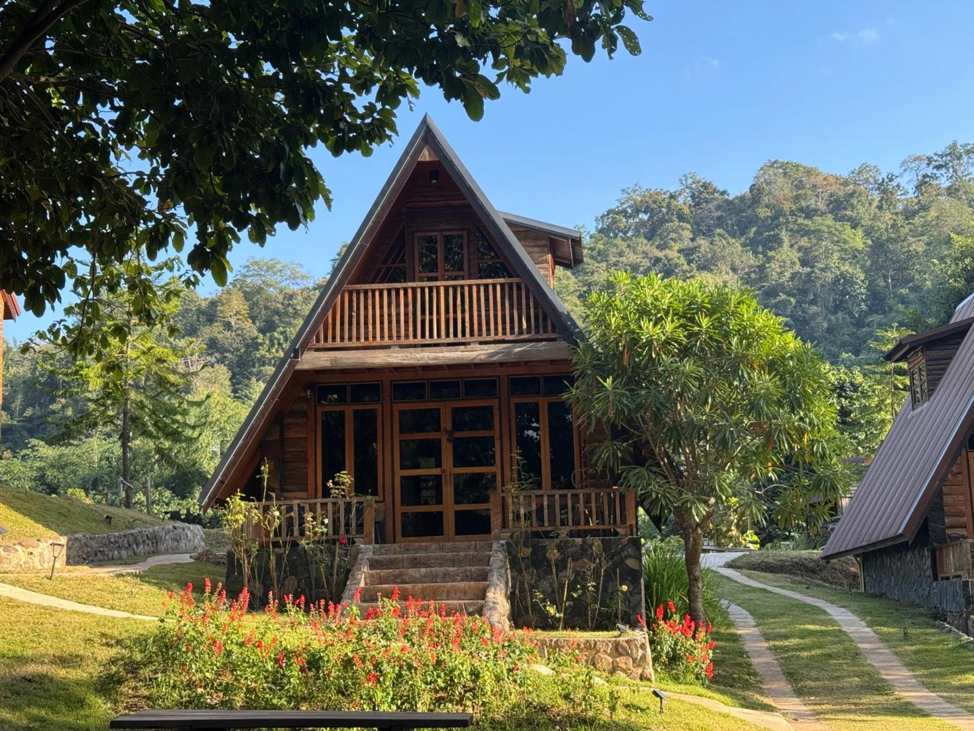Hotel Ban Kaew Mo Ra Glamping & Restaurant Pang Mapha Exterior foto