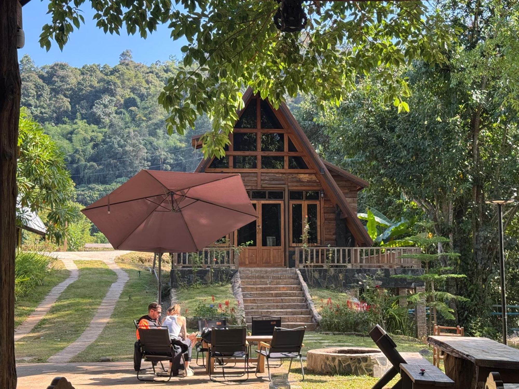 Hotel Ban Kaew Mo Ra Glamping & Restaurant Pang Mapha Exterior foto