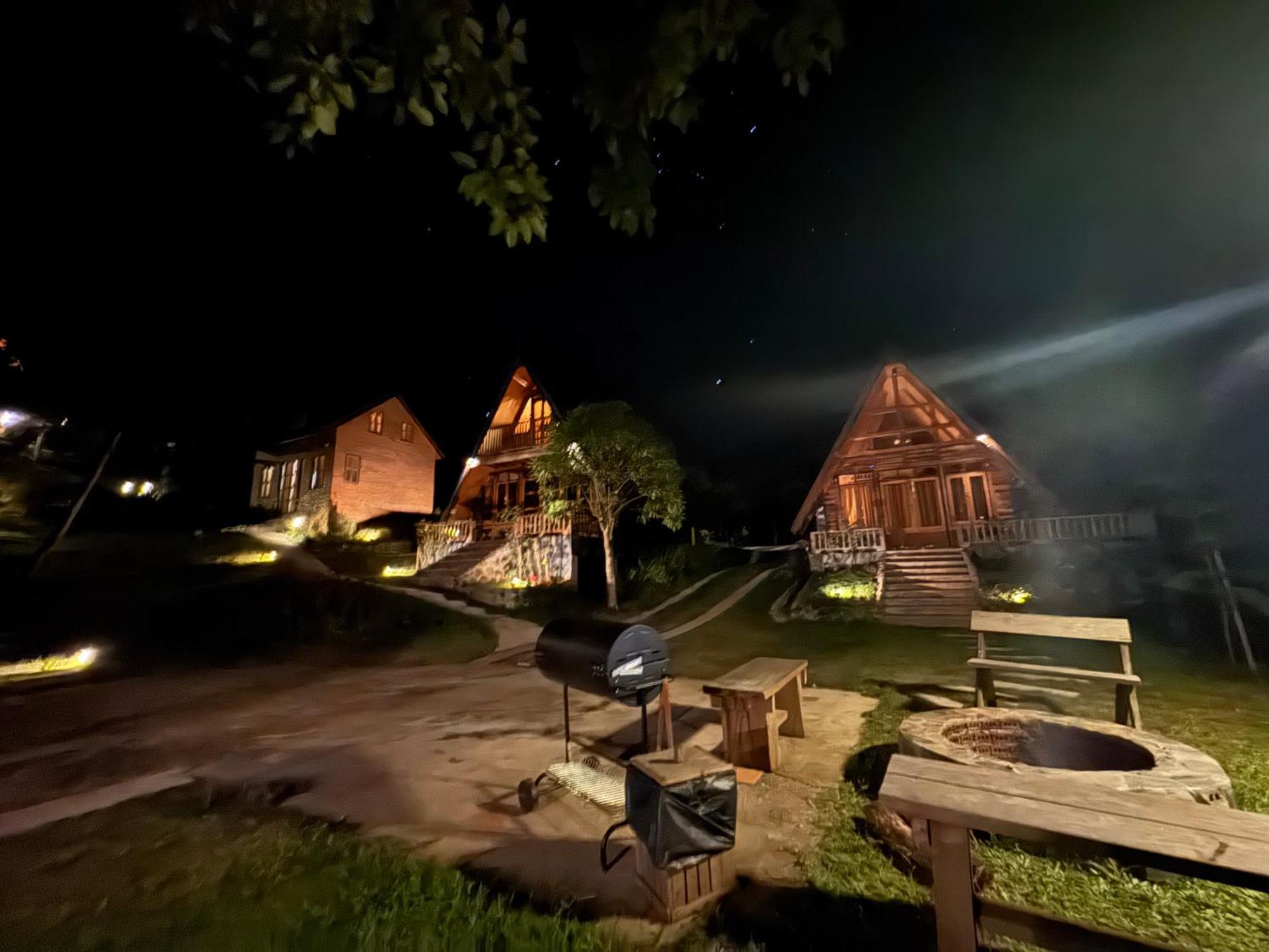 Hotel Ban Kaew Mo Ra Glamping & Restaurant Pang Mapha Exterior foto